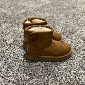 Toddler Ugg - Size 9 - Bailey Button - chestnut brown